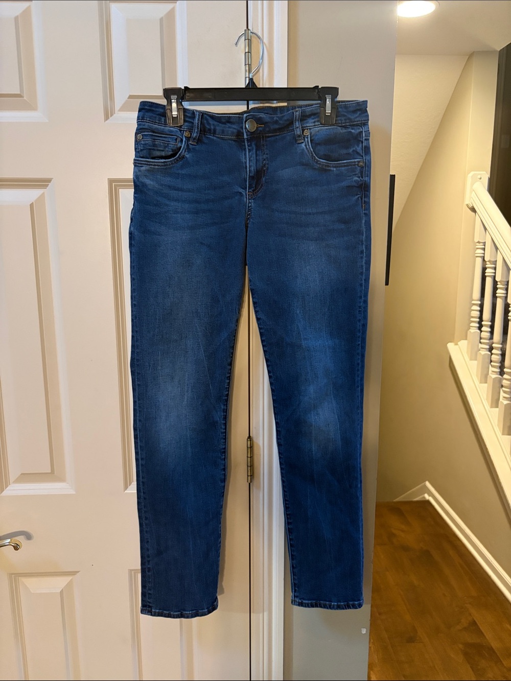 Kut from the Kloth Straight Leg Jeans , sz 6